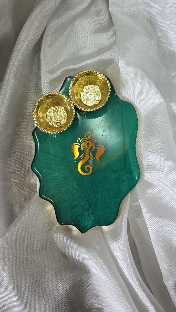 oval tilak chopra