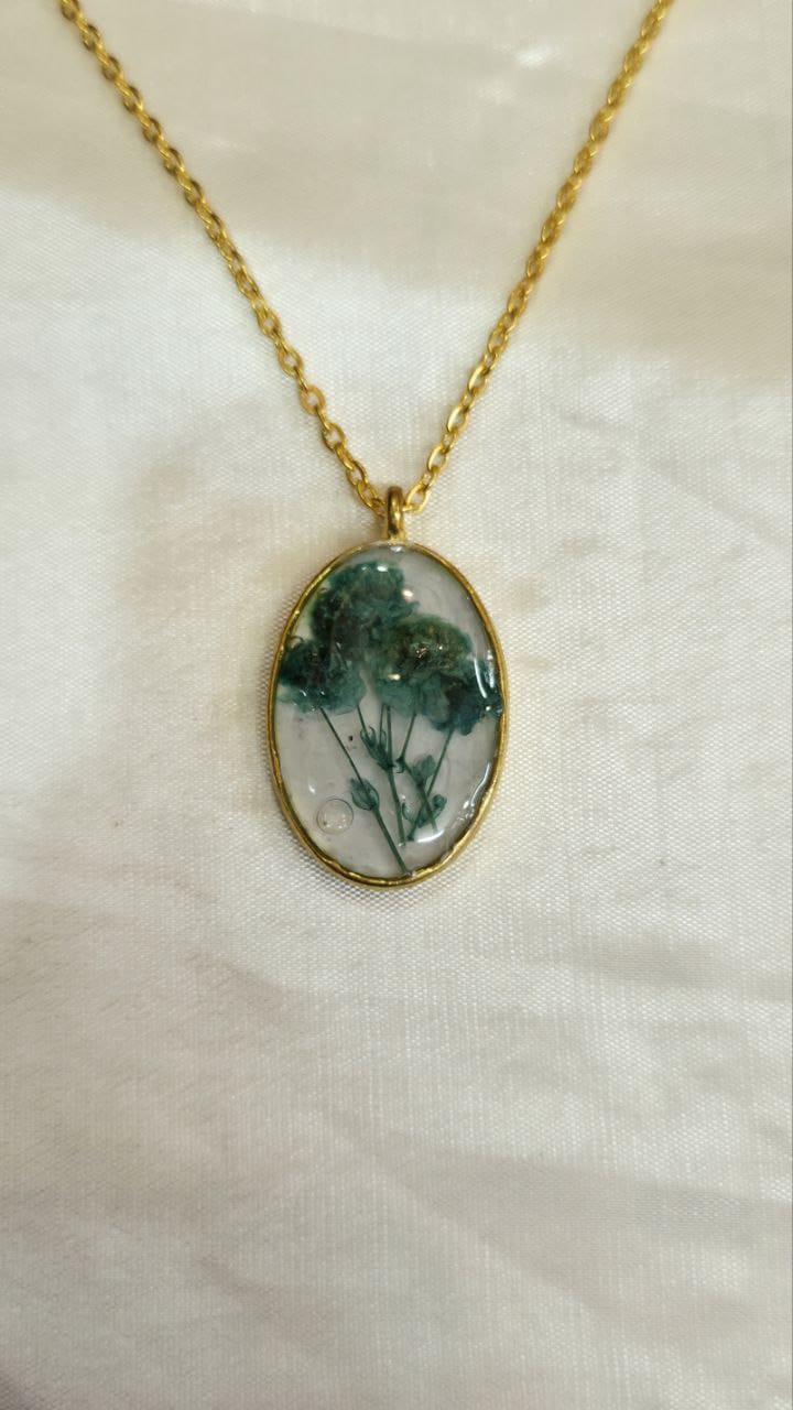 flowery oval neck chain